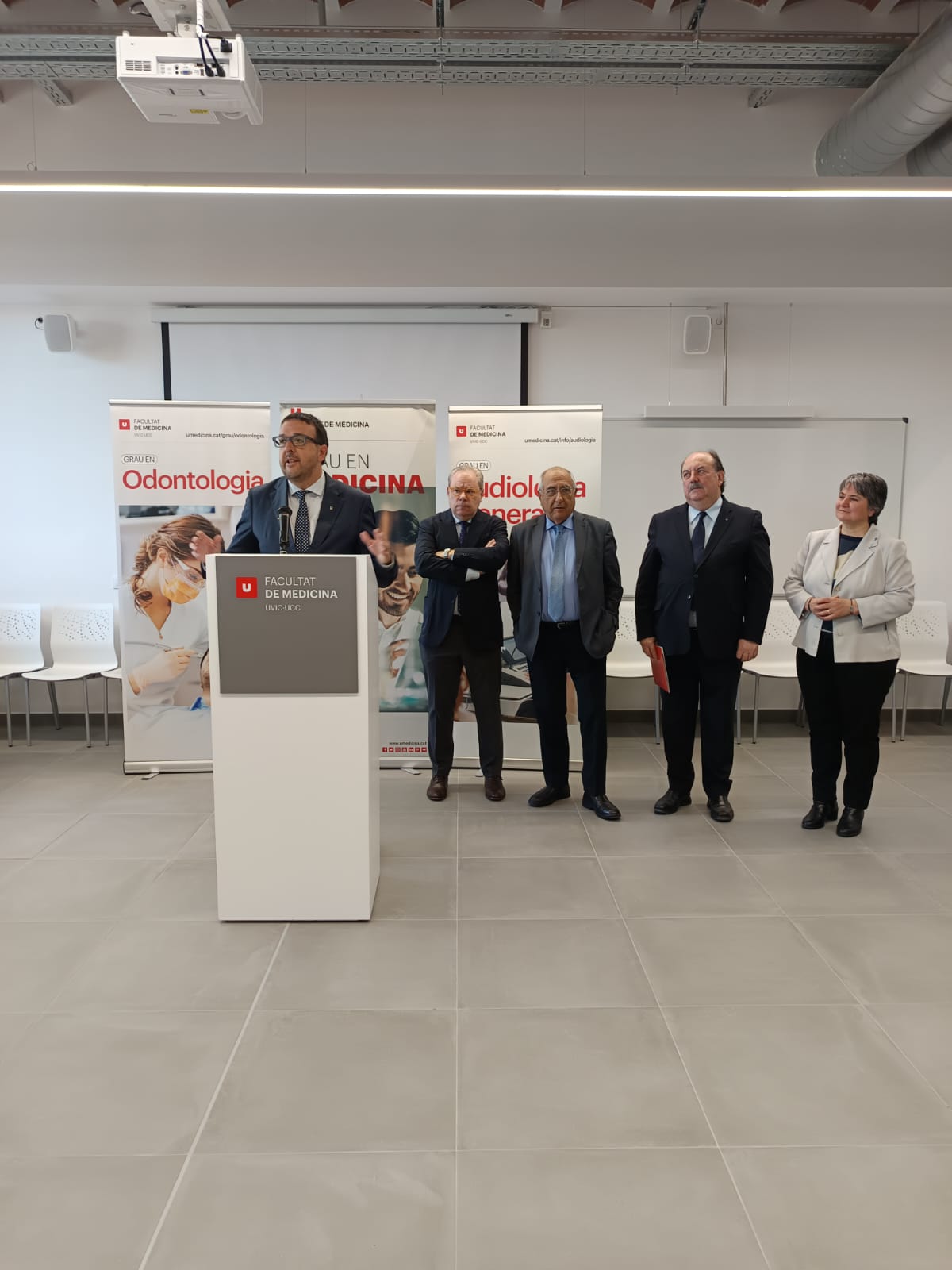 Visita a les noves instal·lacions de la Facultat de Medicina de la UVic-UCC